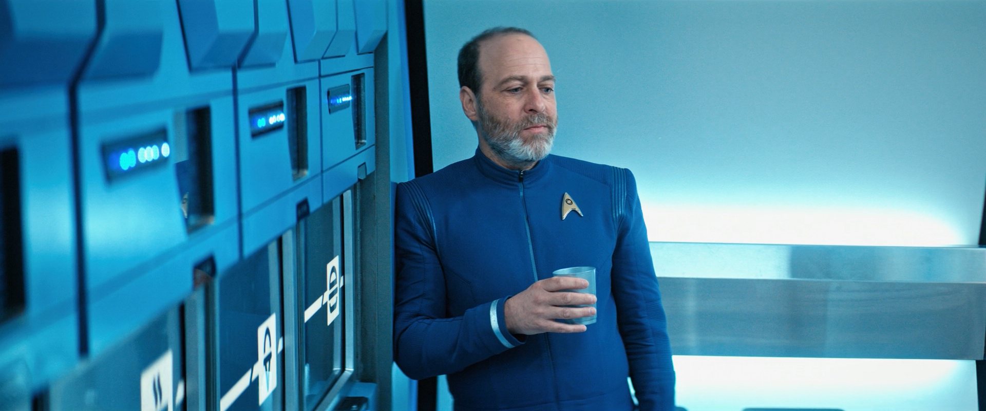 extant_StarTrekDiscovery_ShortTreks0006_TheTroubleWithEdward_00574.jpg