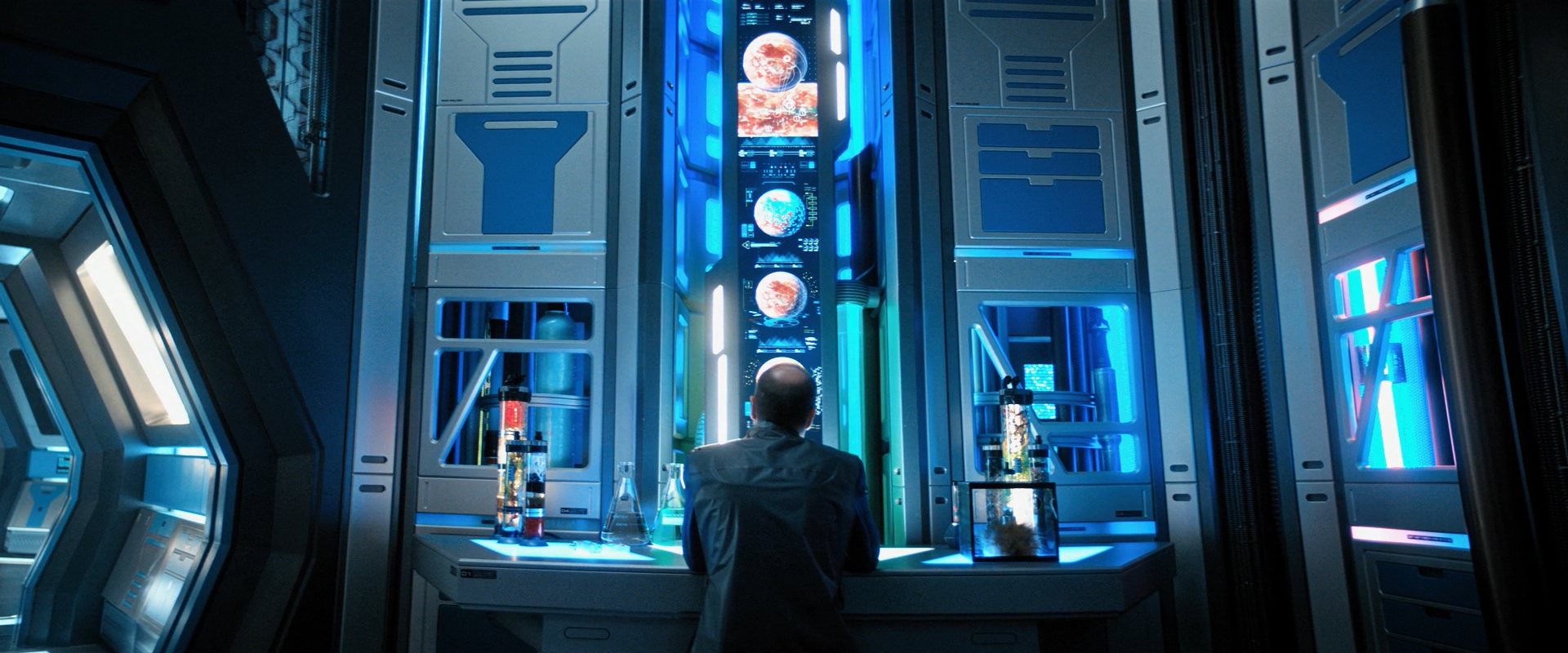 extant_StarTrekDiscovery_ShortTreks0006_TheTroubleWithEdward_00596.jpg