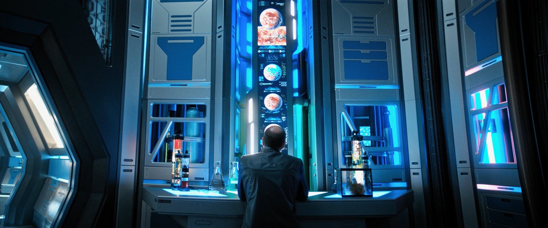 extant_StarTrekDiscovery_ShortTreks0006_TheTroubleWithEdward_00598.jpg