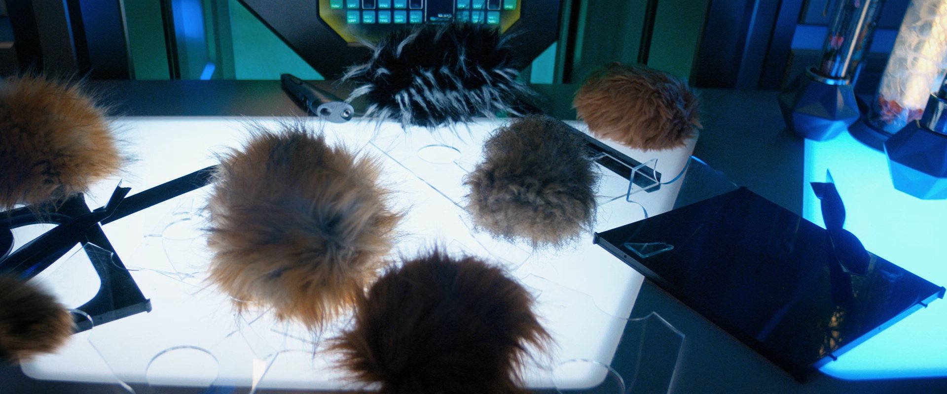 extant_StarTrekDiscovery_ShortTreks0006_TheTroubleWithEdward_00864.jpg