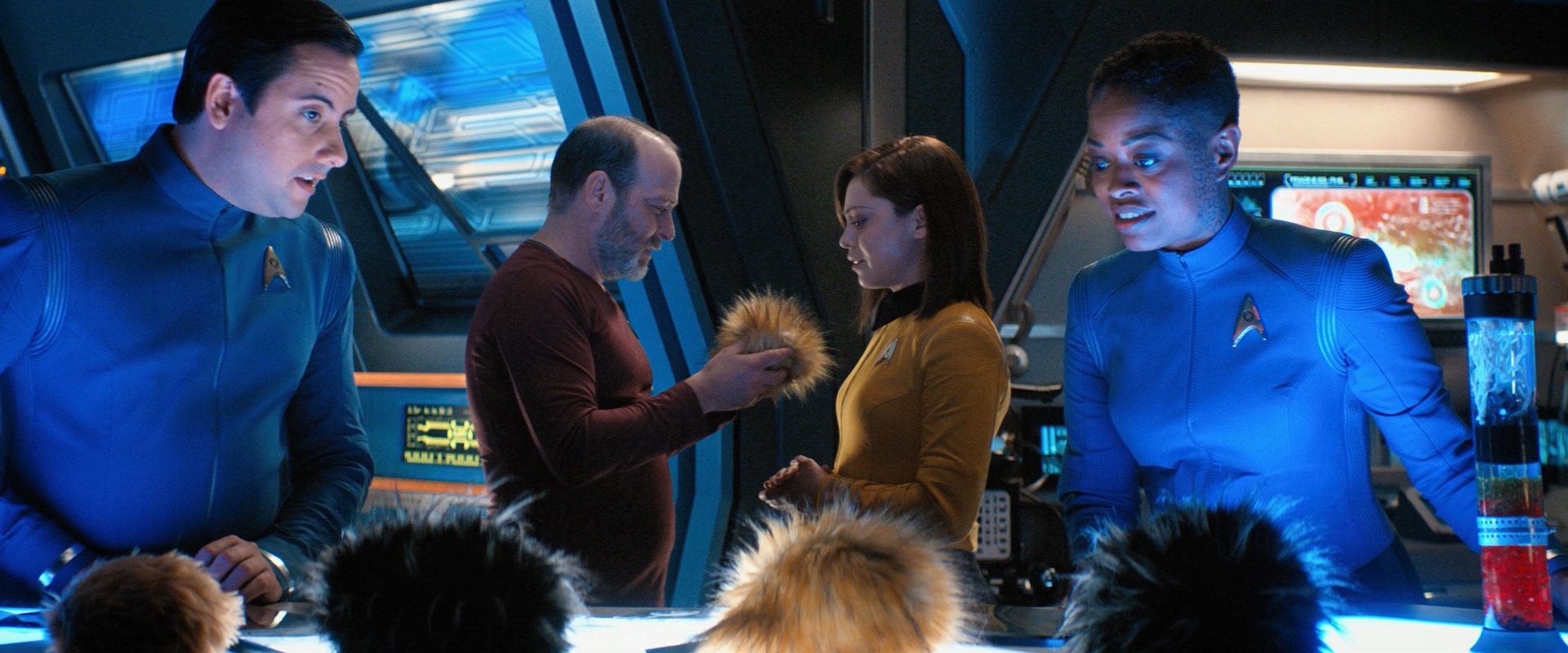 extant_StarTrekDiscovery_ShortTreks0006_TheTroubleWithEdward_00902.jpg