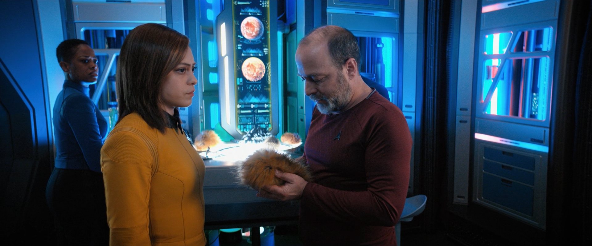 extant_StarTrekDiscovery_ShortTreks0006_TheTroubleWithEdward_00908.jpg