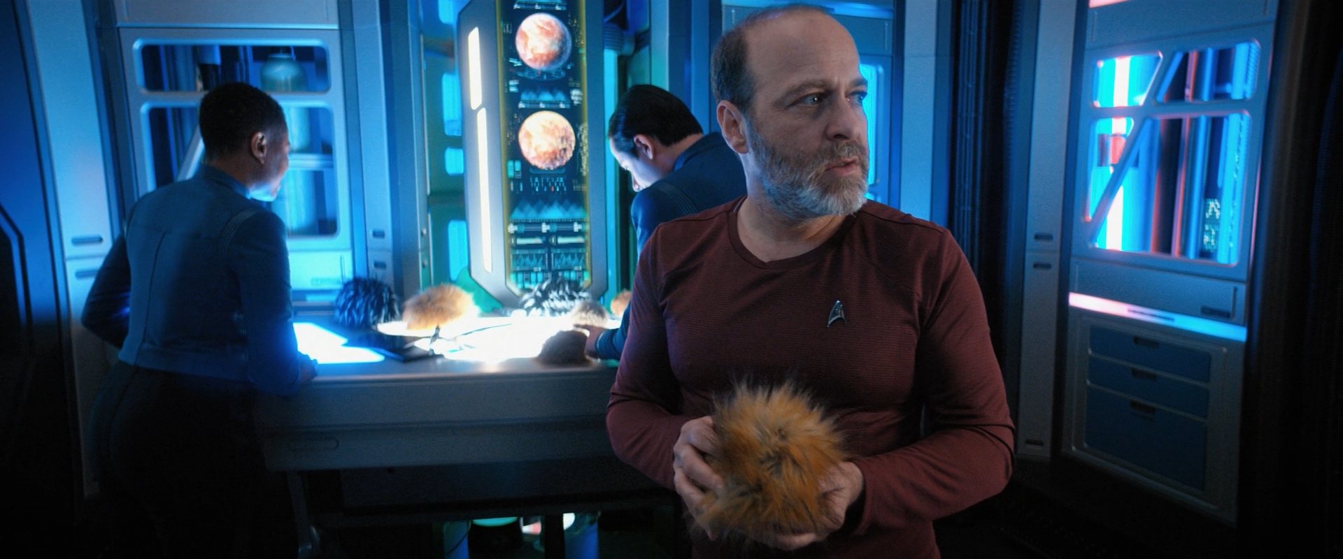 extant_StarTrekDiscovery_ShortTreks0006_TheTroubleWithEdward_00925.jpg