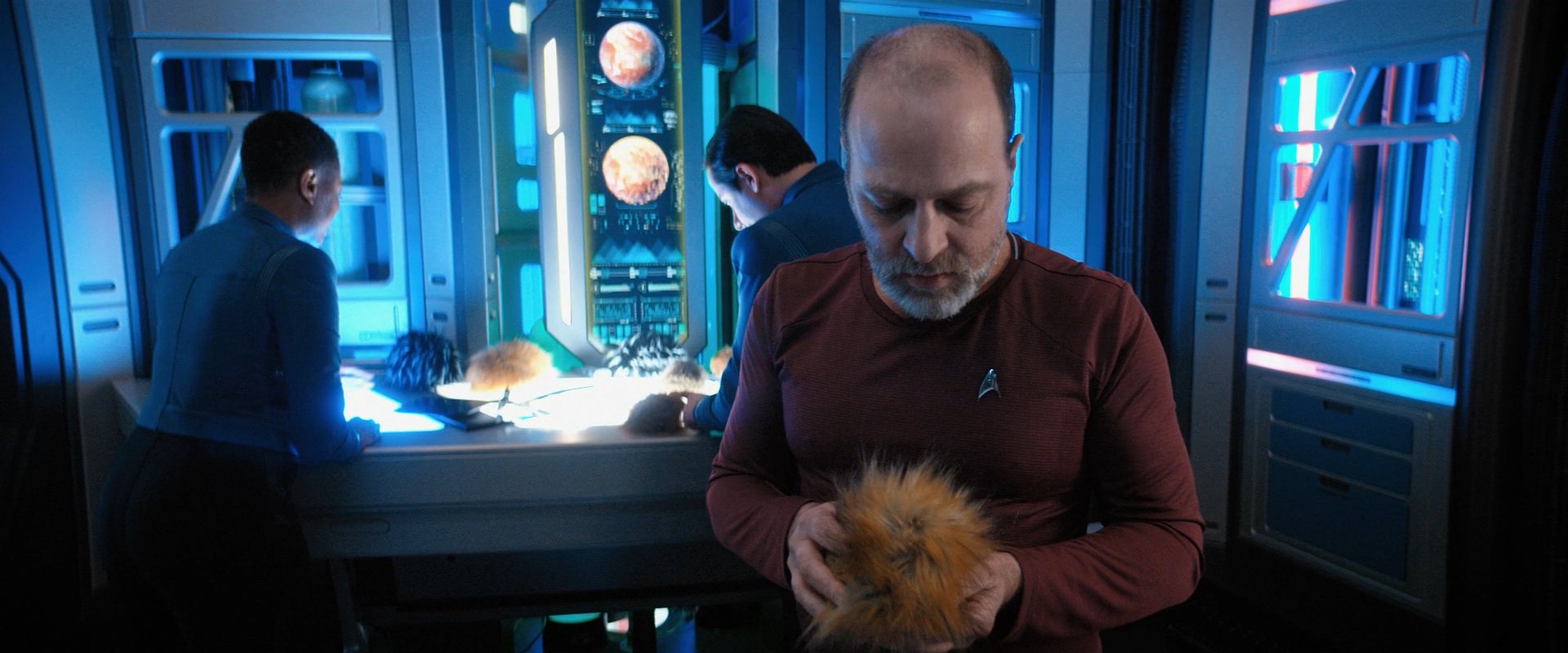 extant_StarTrekDiscovery_ShortTreks0006_TheTroubleWithEdward_00926.jpg