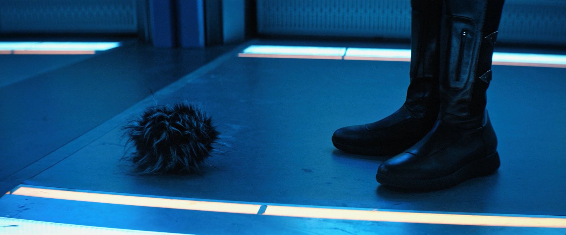 extant_StarTrekDiscovery_ShortTreks0006_TheTroubleWithEdward_00935.jpg