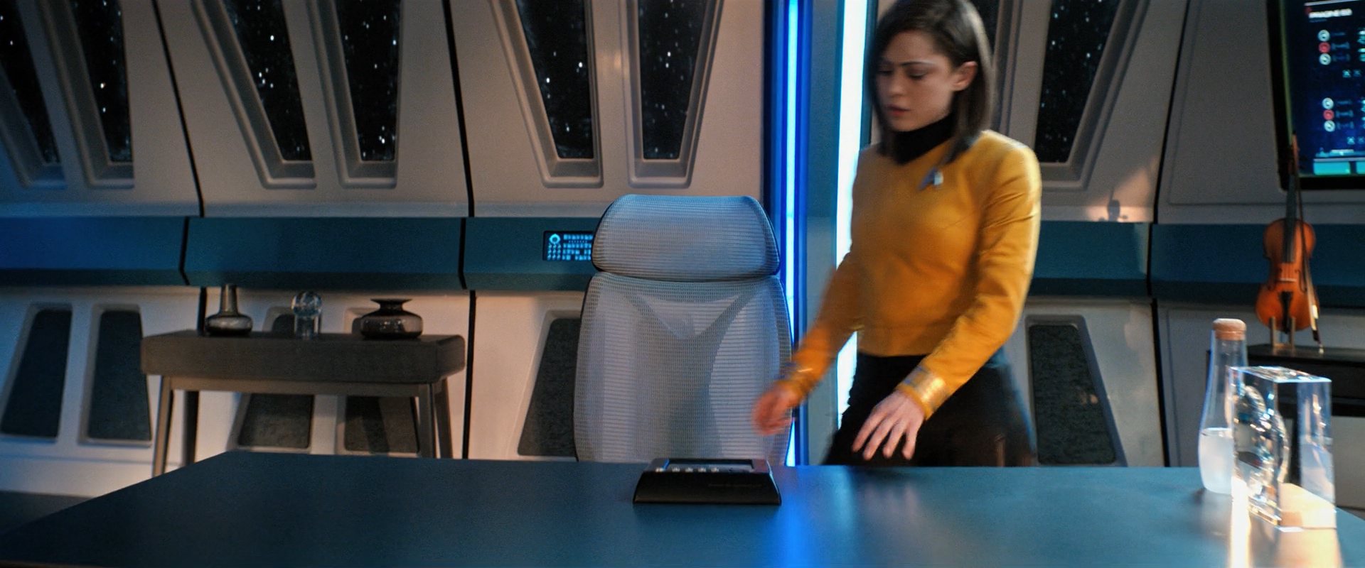 extant_StarTrekDiscovery_ShortTreks0006_TheTroubleWithEdward_00945.jpg