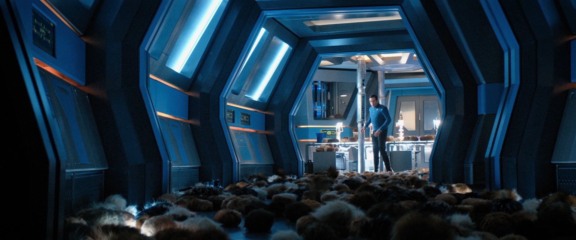 extant_StarTrekDiscovery_ShortTreks0006_TheTroubleWithEdward_00971.jpg
