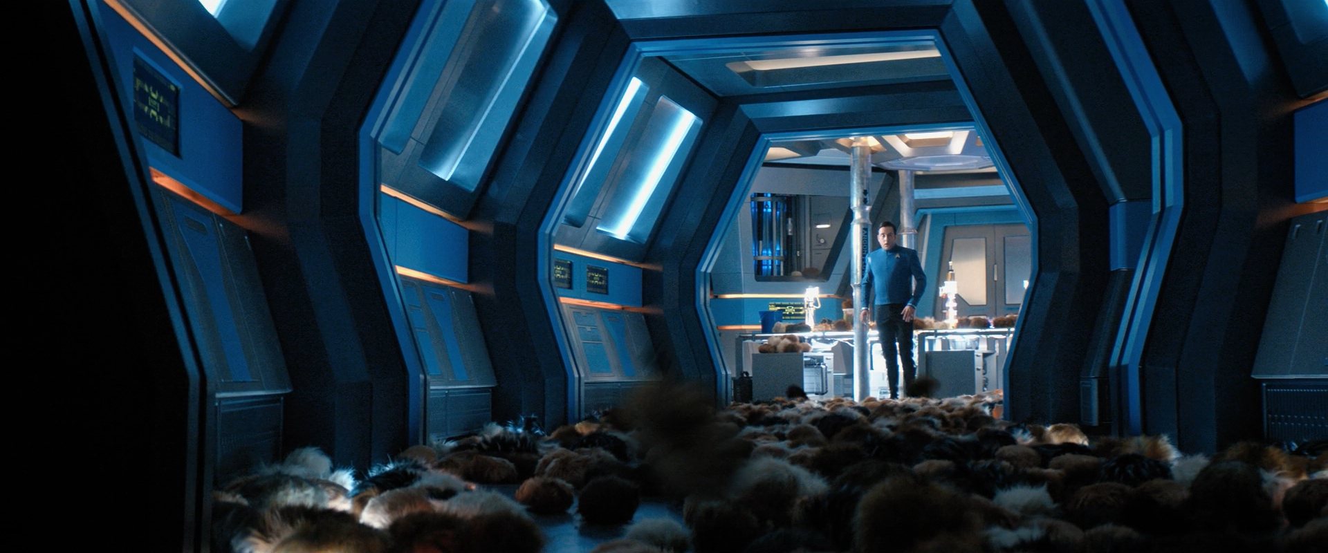extant_StarTrekDiscovery_ShortTreks0006_TheTroubleWithEdward_00974.jpg