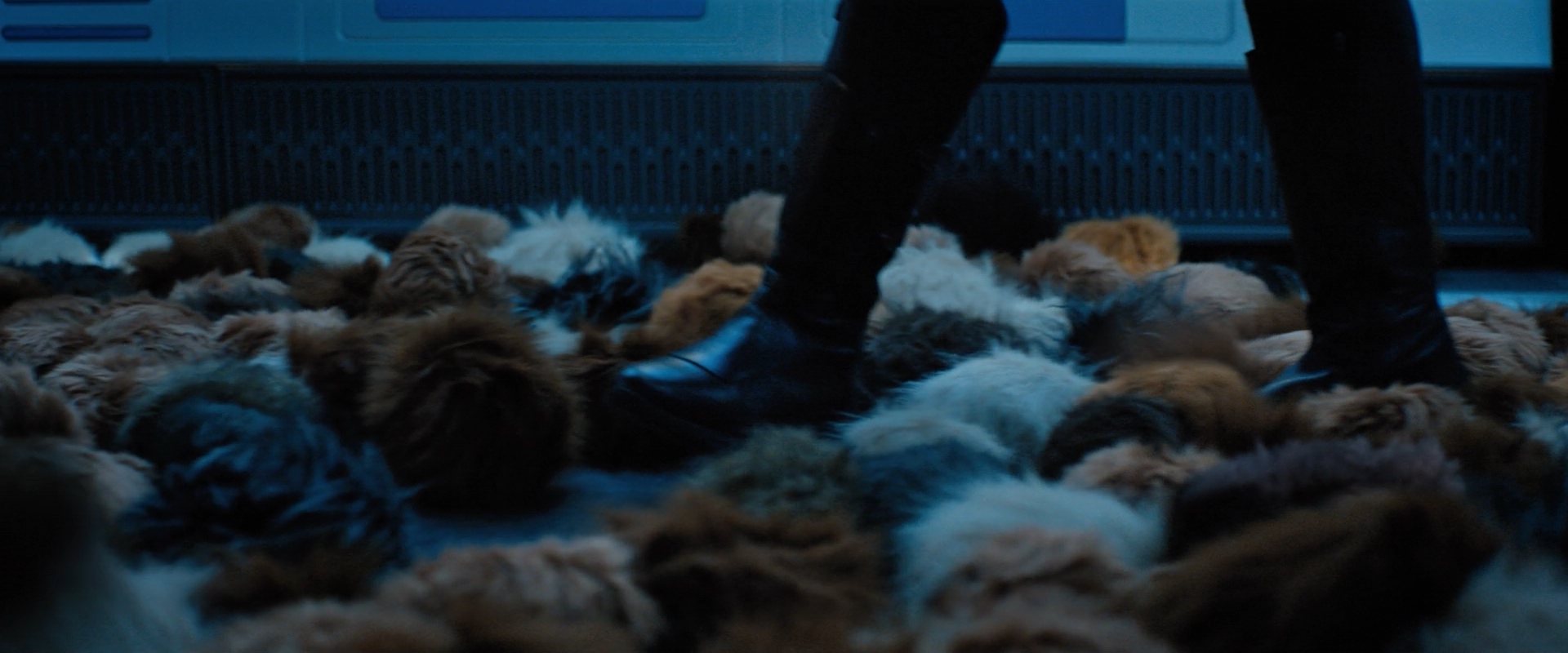 extant_StarTrekDiscovery_ShortTreks0006_TheTroubleWithEdward_00983.jpg