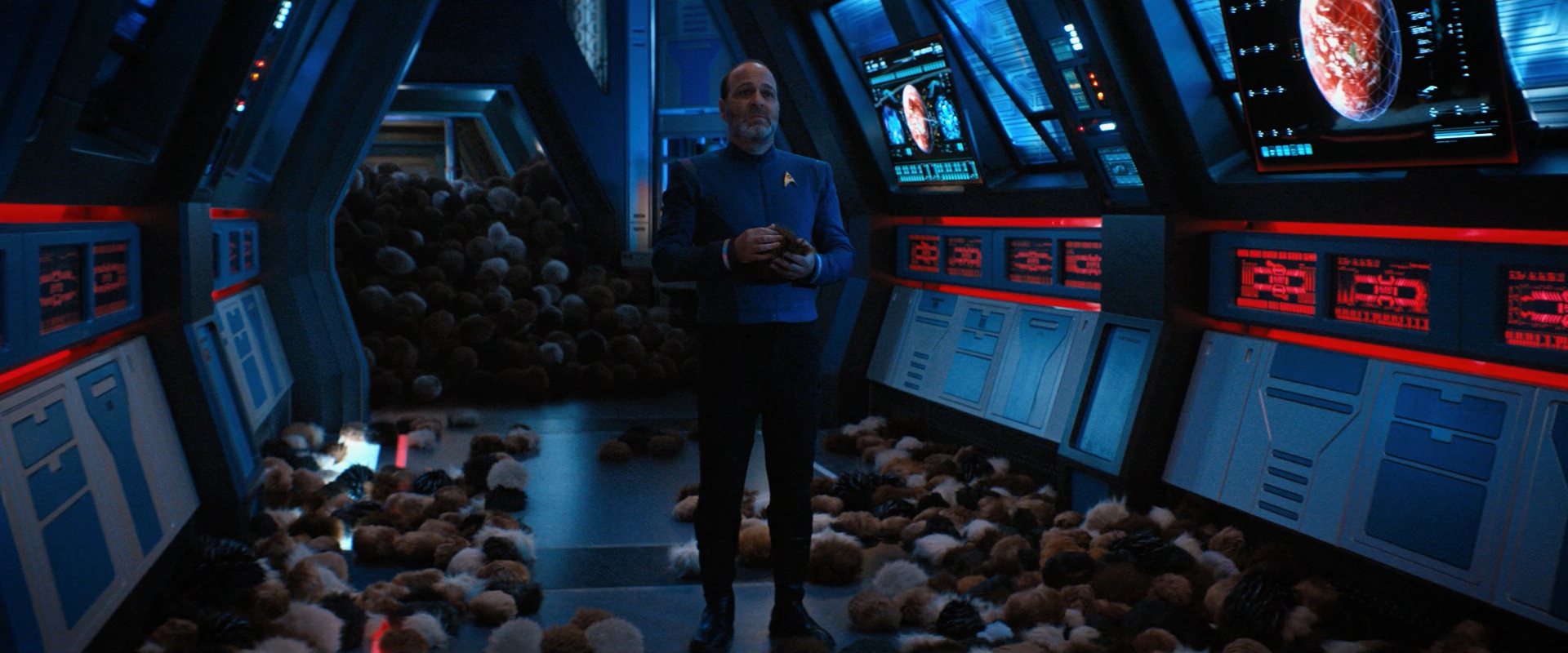 extant_StarTrekDiscovery_ShortTreks0006_TheTroubleWithEdward_01182.jpg
