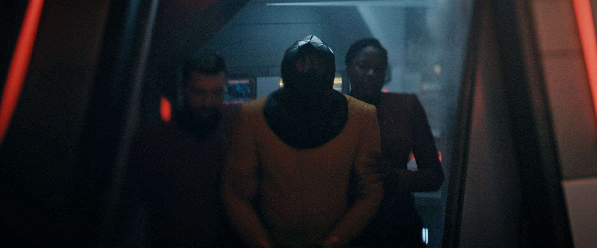 extant_StarTrekDiscovery_0007_AskNot_0102.jpg
