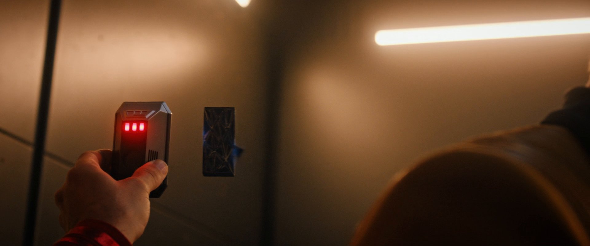 extant_StarTrekDiscovery_0007_AskNot_0165.jpg