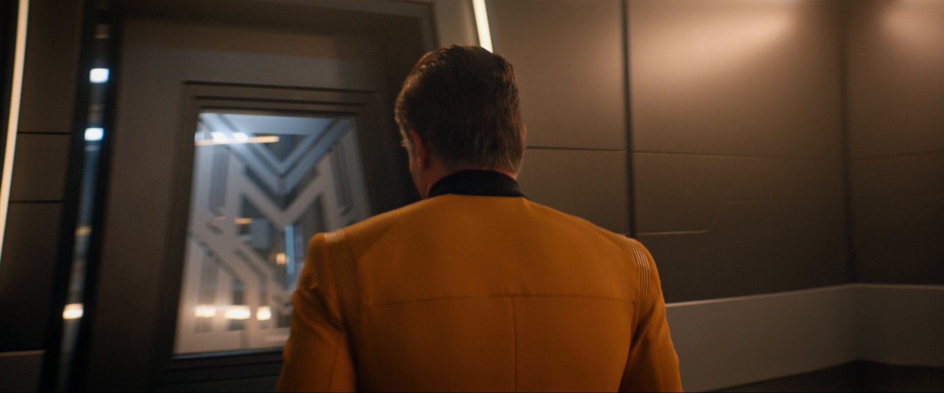 extant_StarTrekDiscovery_0007_AskNot_0902.jpg
